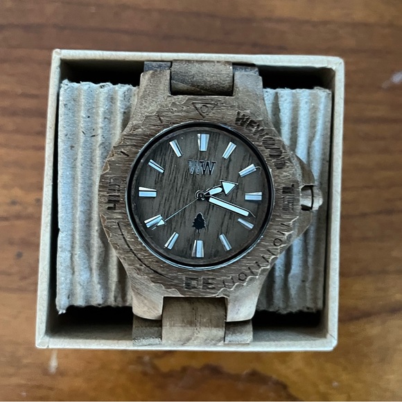 WeWood Teak watch - Picture 1 of 5